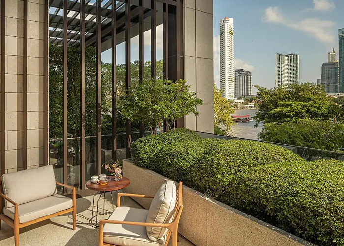 โรงแรมโฟร์ซีซั่นส์ กรุงเทพฯ ริมแม่น้ำเจ้าพระยา