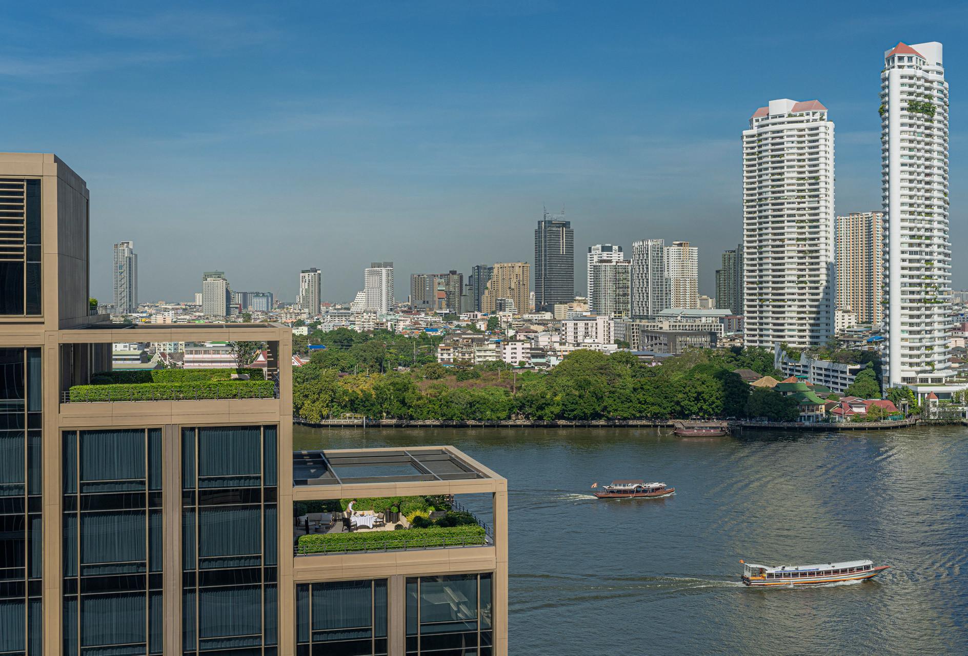 โรงแรมโฟร์ซีซั่นส์ กรุงเทพฯ ริมแม่น้ำเจ้าพระยา