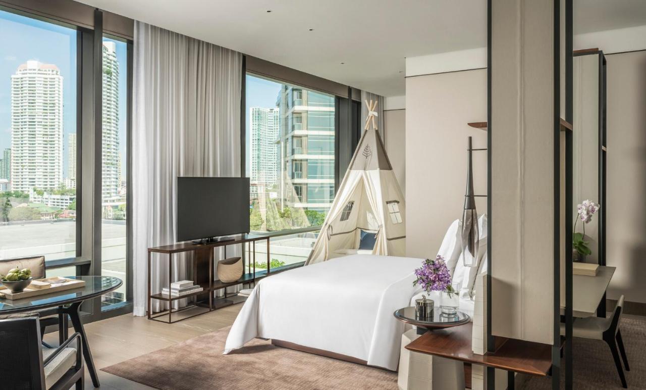 โรงแรมโฟร์ซีซั่นส์ กรุงเทพฯ ริมแม่น้ำเจ้าพระยา 5*